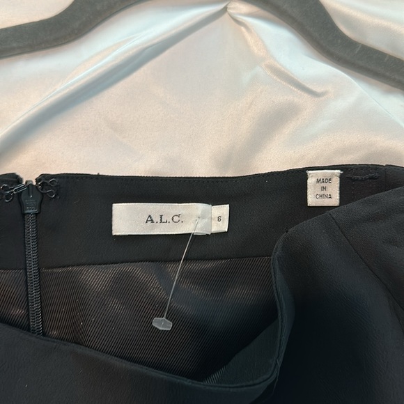 ALC Serena Pleated Off Shoulder Black Blouse Top - Picture 9 of 10